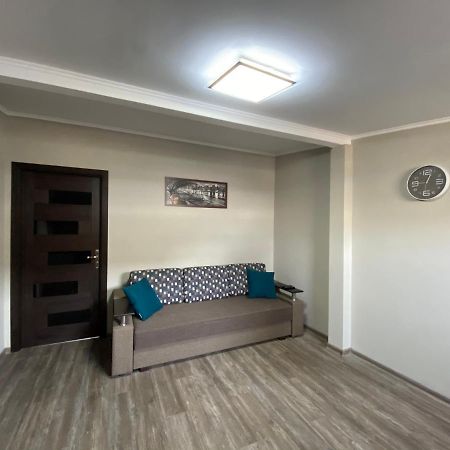 Opera Apart Hotel Kiev Ngoại thất bức ảnh
