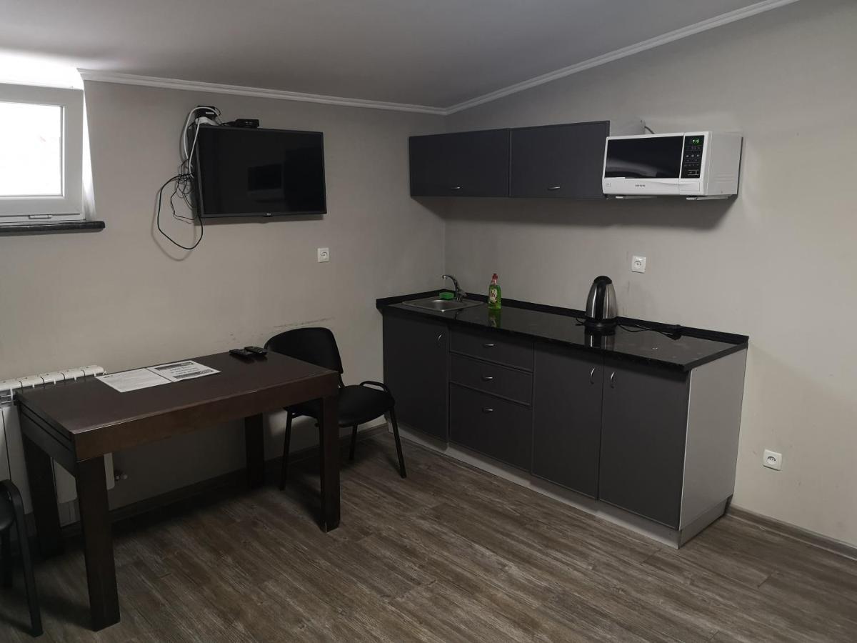 Opera Apart Hotel Kiev Ngoại thất bức ảnh