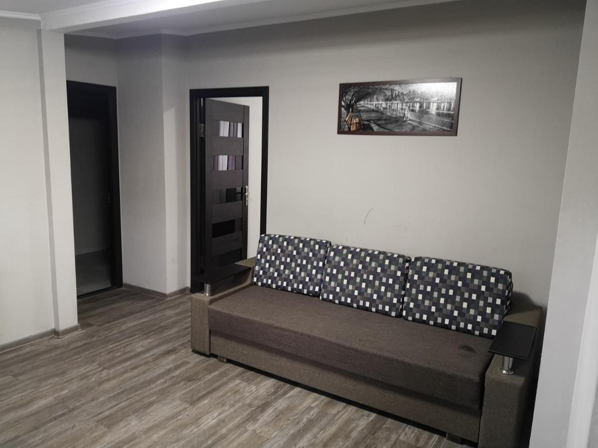 Opera Apart Hotel Kiev Ngoại thất bức ảnh