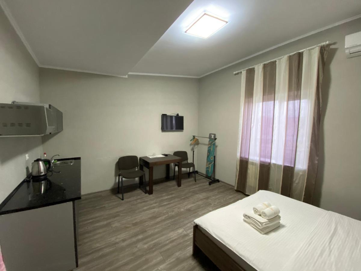 Opera Apart Hotel Kiev Ngoại thất bức ảnh