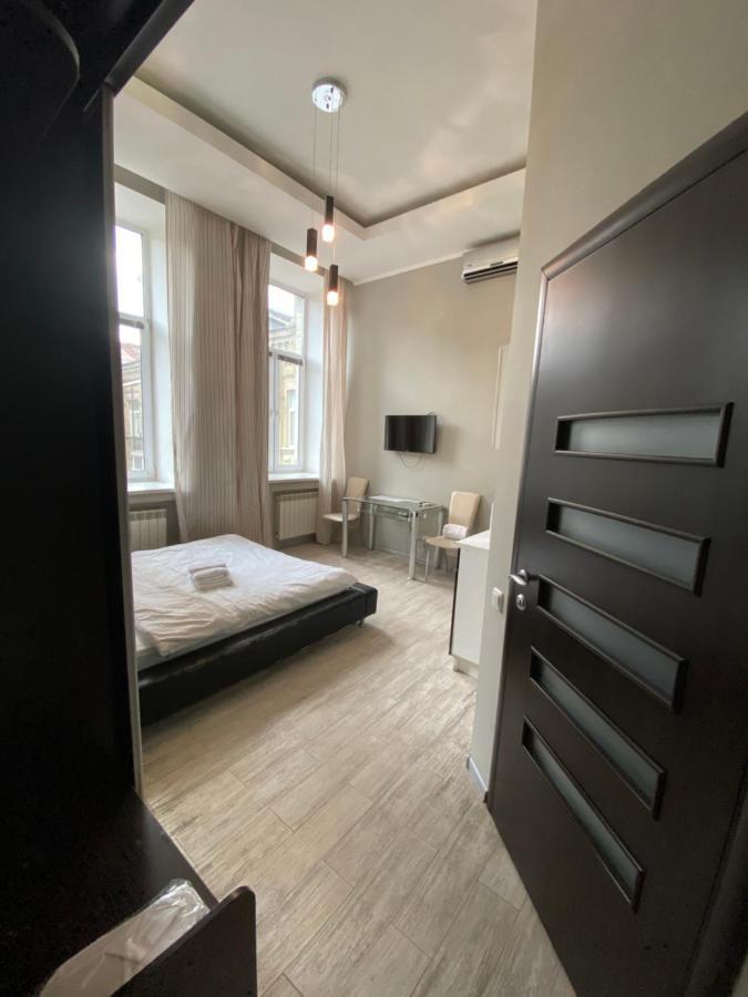 Opera Apart Hotel Kiev Ngoại thất bức ảnh