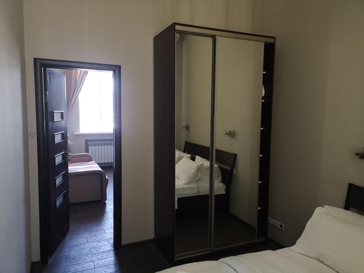 Opera Apart Hotel Kiev Ngoại thất bức ảnh