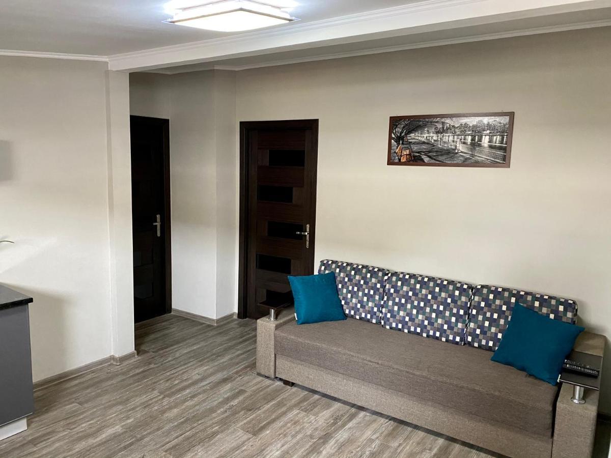 Opera Apart Hotel Kiev Ngoại thất bức ảnh