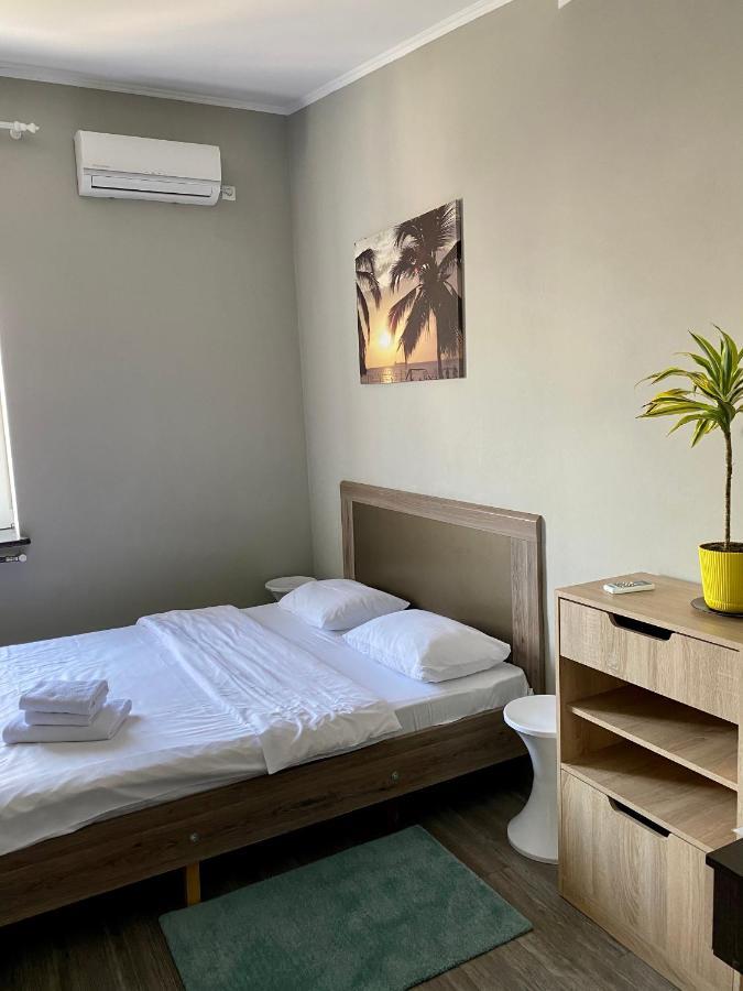 Opera Apart Hotel Kiev Ngoại thất bức ảnh