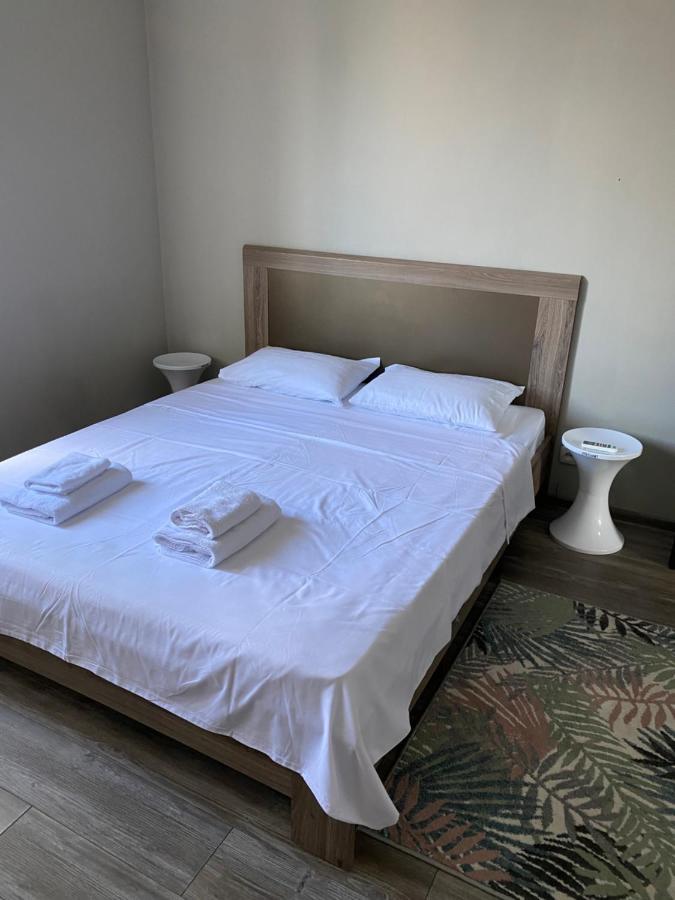Opera Apart Hotel Kiev Ngoại thất bức ảnh